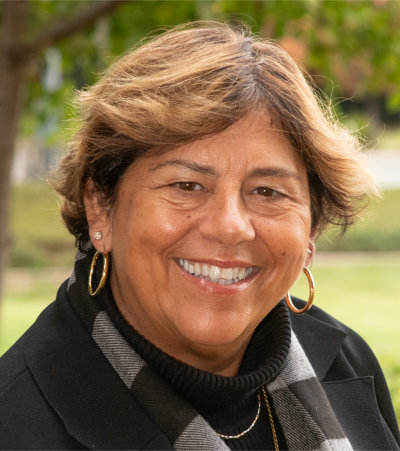 Helen  Pierson headshot
