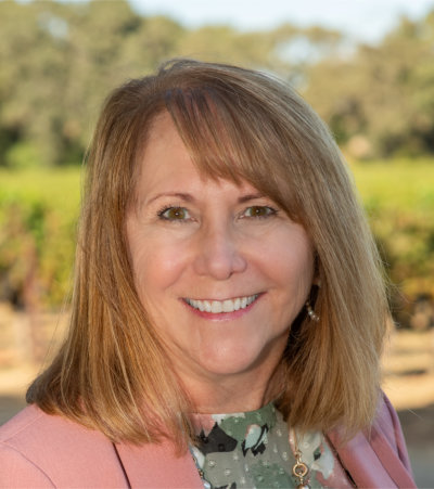 Linda  Anzalone headshot